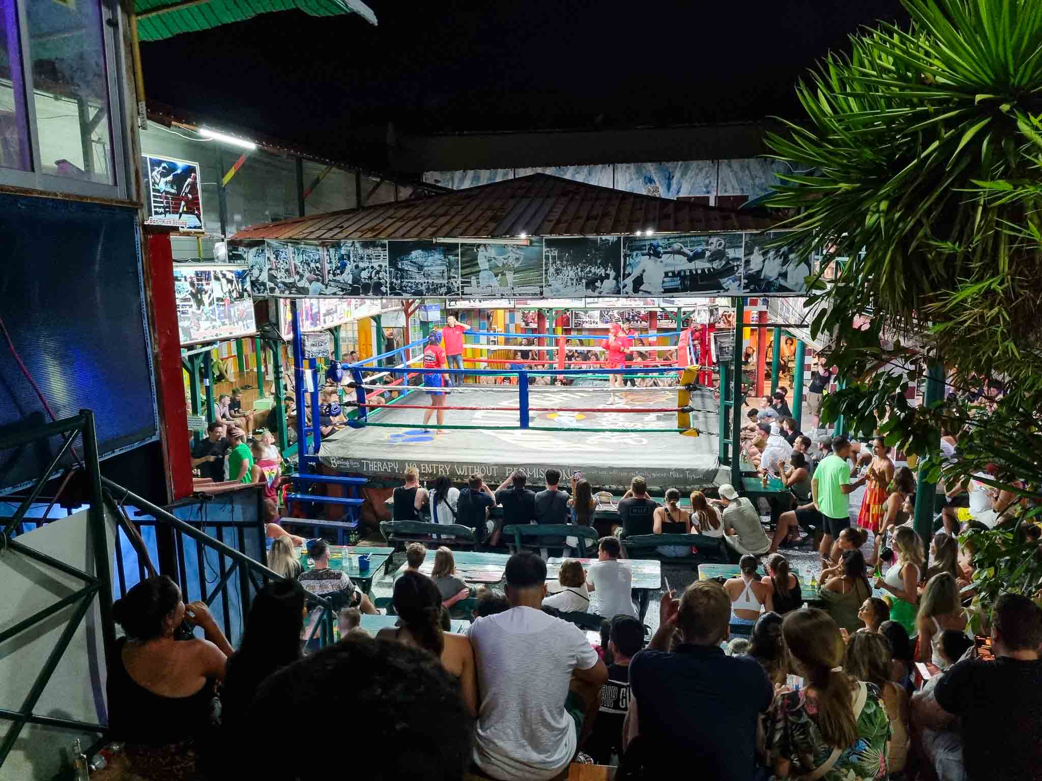 Bar de luta de muay thai nas ilhas Pipi na Thai.