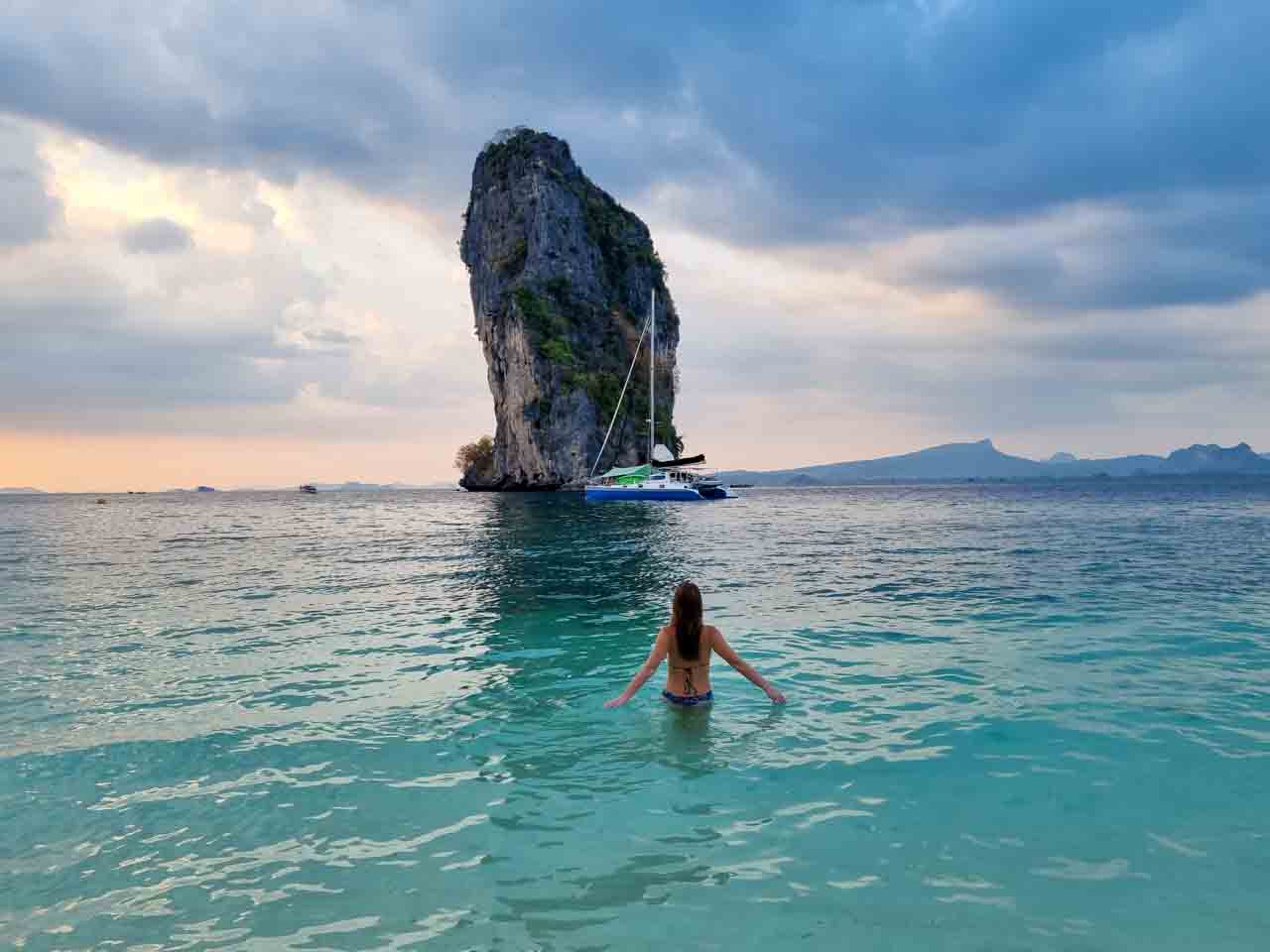 Poda Island: uma das ilhas paradisíacas em Krabi. Foto: Tailandiando.