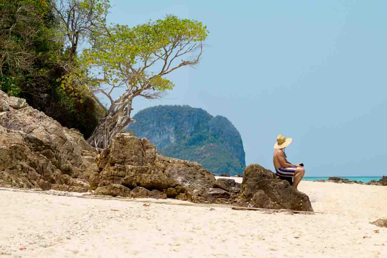 Os melhores meses para visitar tanto Koh Phi Phi como Koh Lipe, são entre novembro e abril.