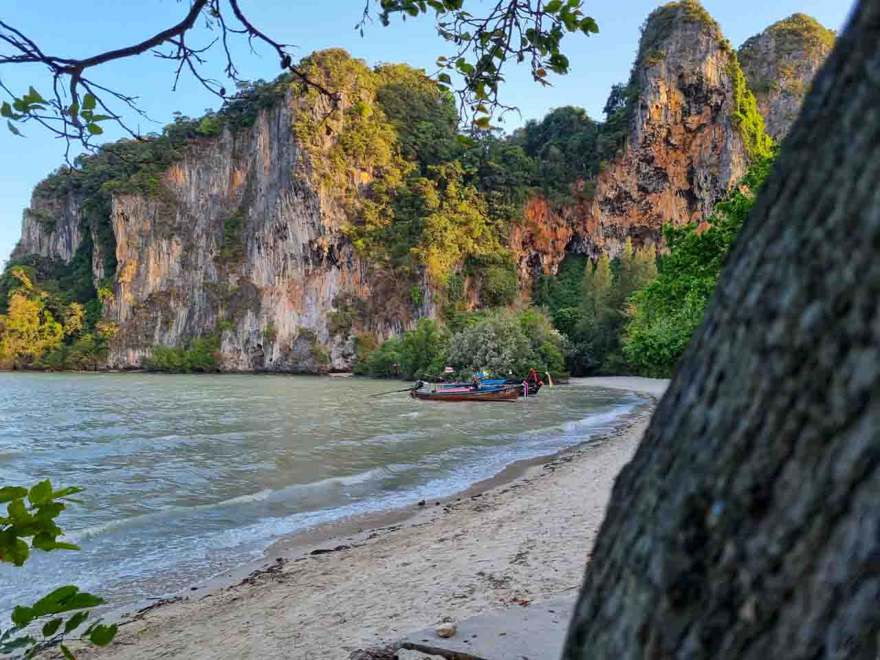 Sunset em Phra Nang - Krabi - Os meses mais indicados para visitar Krabi e Phuket são de outubro a maio