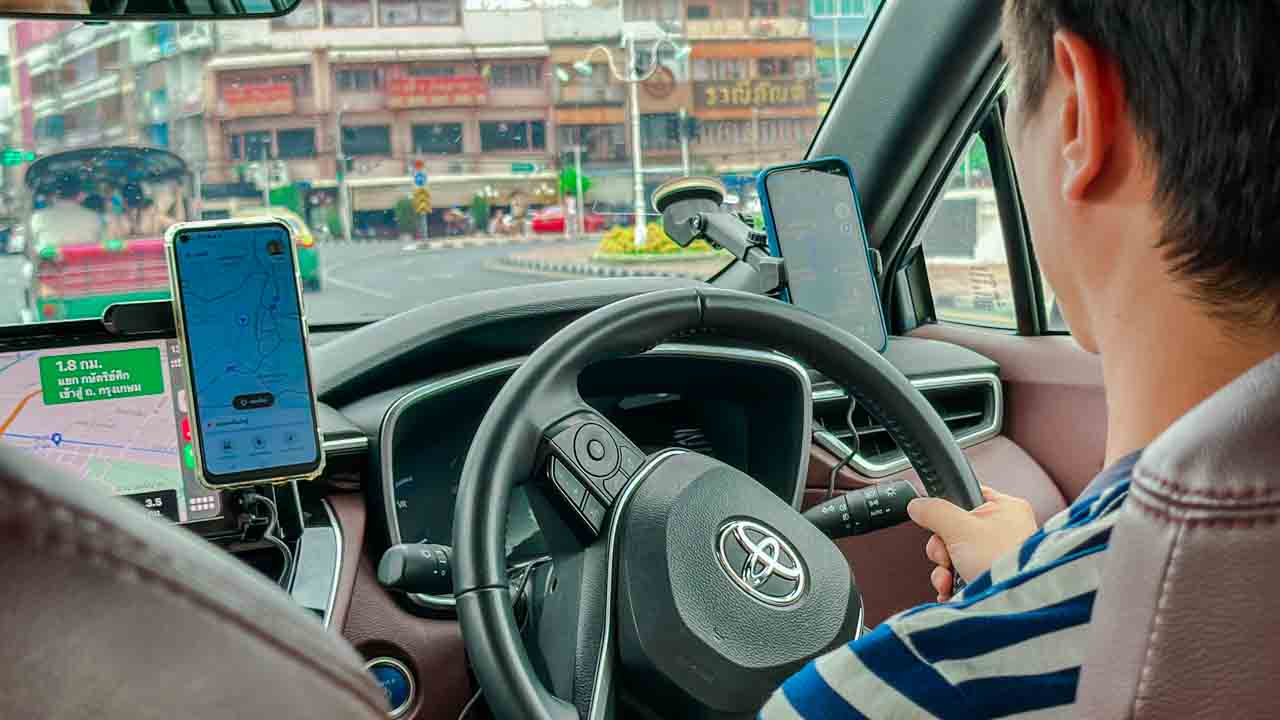 Com a 12go Asia, também é possível reservar transfers privativos na Tailândia Com a 12go Asia, também é possível reservar transfers privativos na Tailândia