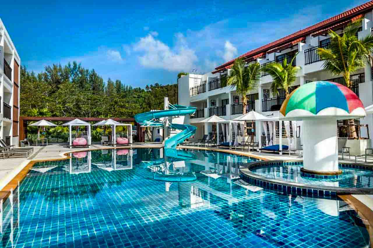 Um dos hotéis luxuosos em Karon Beach, é o Novotel.
