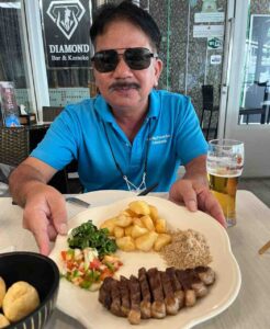 Guia Mario de Bangkok em restaurante brasileiro na Tailandia - Passeios em português na Tailândia