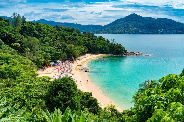 A Praia de Freedom, é uma das melhores e mais bonitas praias de Phuket.