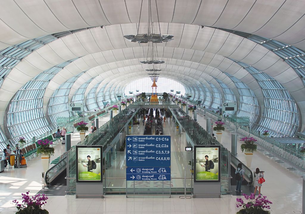 O aeroporto de Bangkok, Suvarnabhumi (BKK), é indicado para trocar dinheiro na Tailândia