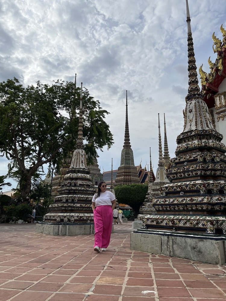 Erika Klimke pelos templos de Ayutthaya