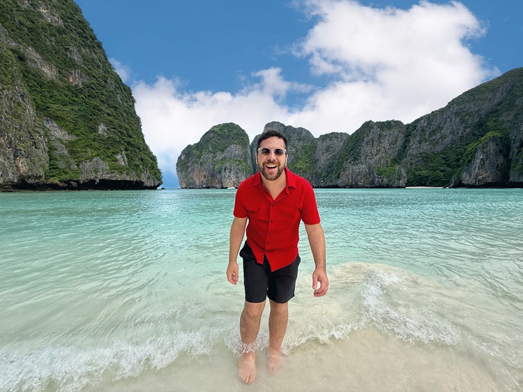 Viaje com tranquilidade e aproveite cada momento da sua experiência. Com os nossos pacotes de viagem para a Tailândia, você conta com um roteiro cuidadosamente planejado, hotéis bem localizados, passeios selecionados e suporte em português antes e durante toda a viagem. Pacotes para Tailândia com o Everton do blog Pra Onde Ir Agora