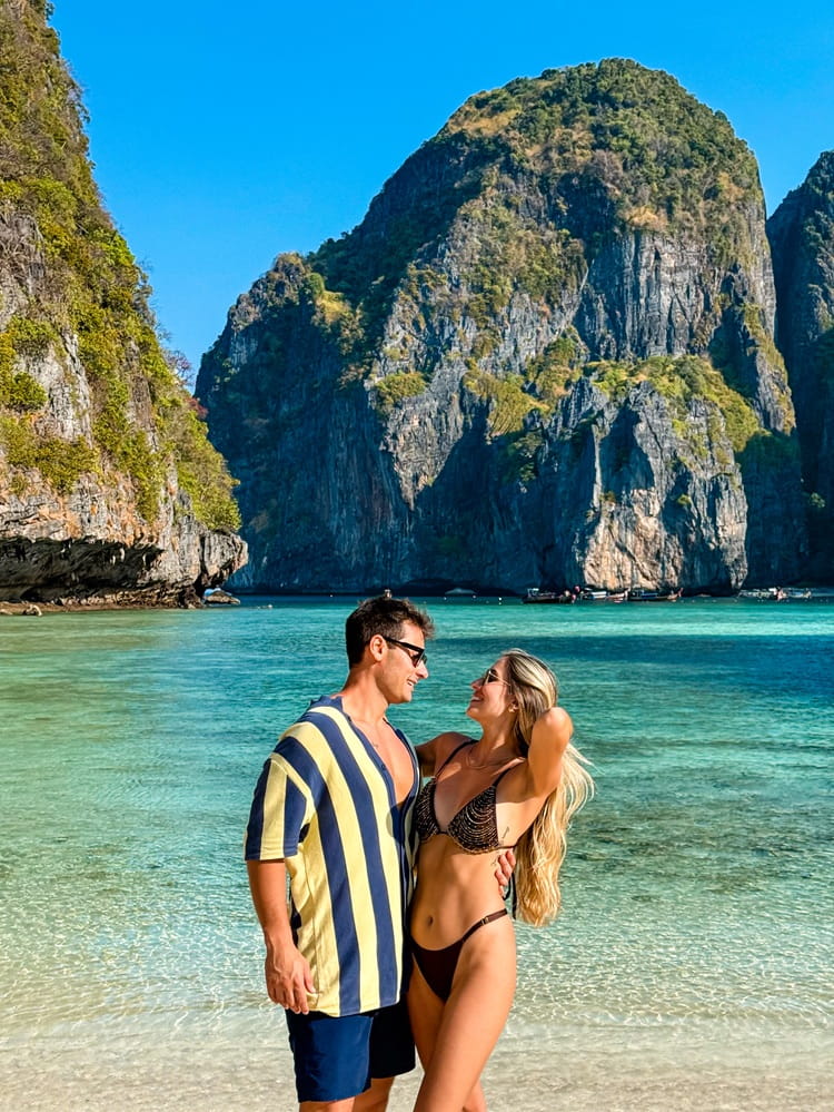 B&aacute;rbara Francisco em Maya Bay, no passeio Tailanday 