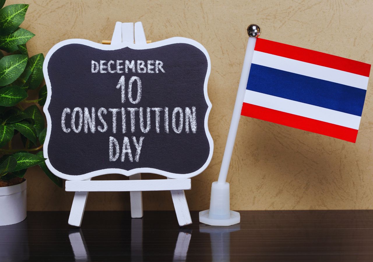Um dos feriados mais importantes da Tailândia é o Dia da Constituição comemorado no dia 10 de dezembro Um dos feriados mais importantes da Tailândia é o Dia da Constituição comemorado no dia 10 de dezembro