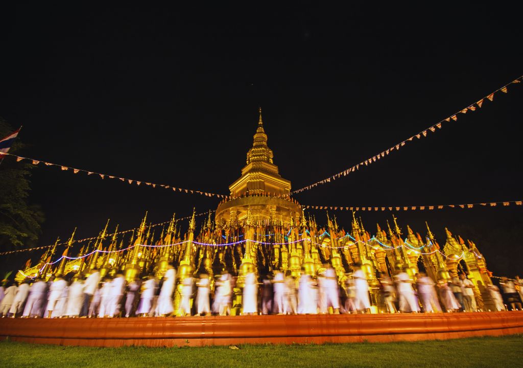 O Visakha Bucha Day é o feriado mais importante da Tailândia O Visakha Bucha Day é o feriado mais importante da Tailândia
